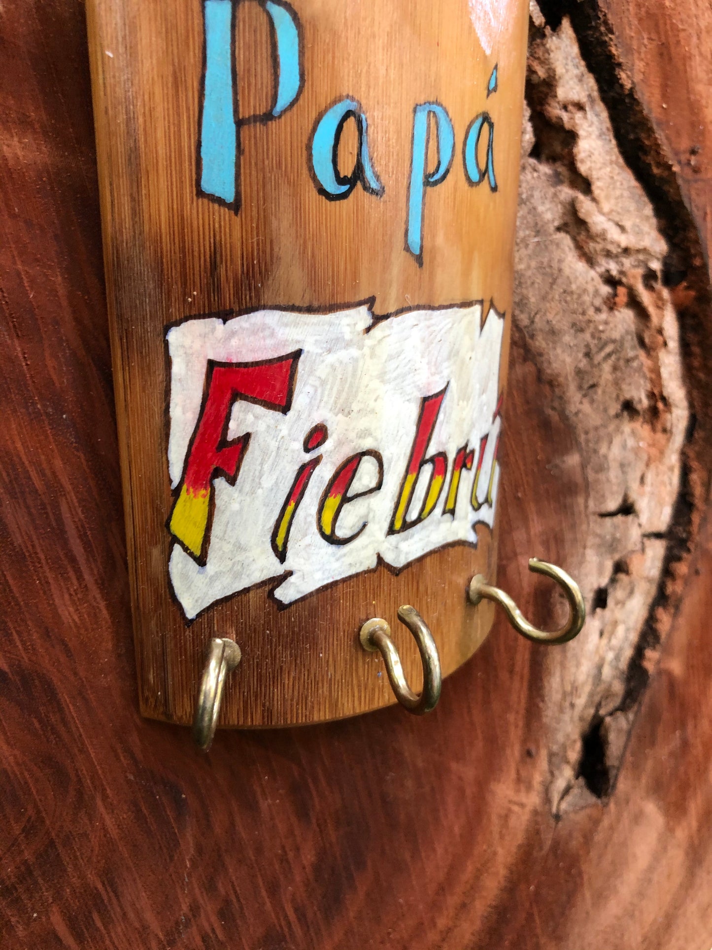 Artesanía - Papá fiebrú - carro amarillo