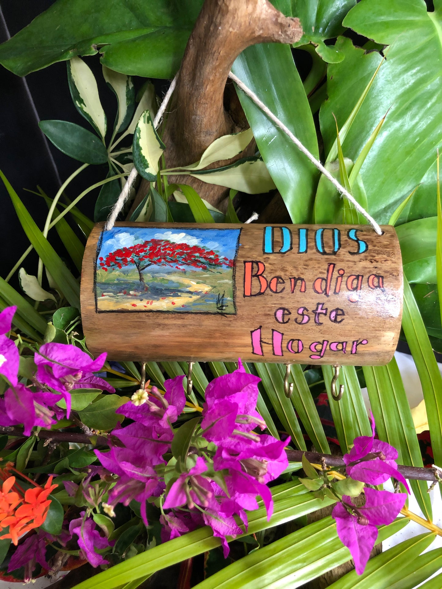 Artesanía - Dios bendiga este hogar - flamboyán rojo