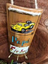 Artesanía -  Las llaves de papá fiebrú - carro rojo