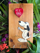 Artesanía- Te amo - dog character with heart.