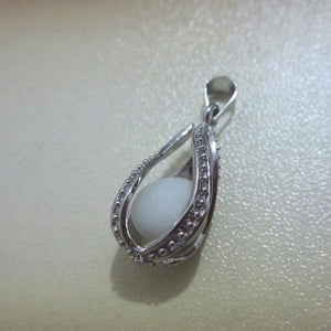 Teardrop Glow in Dark Pendant Necklace